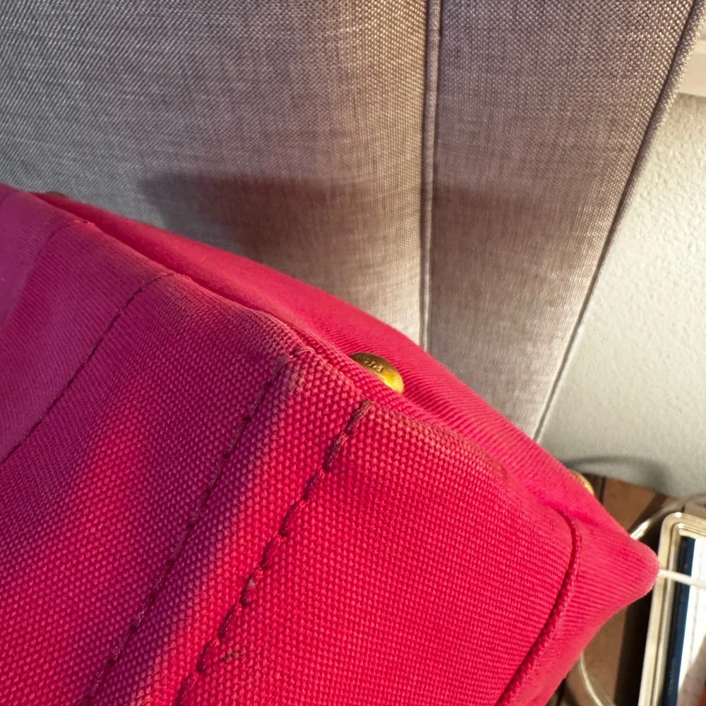 Prada fuxia crossbody in pink - Picture 4 of 17